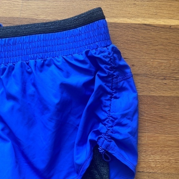 Athleta Go Getter 2 In 1 Knicker Cerulean small - Picture 3 of 4